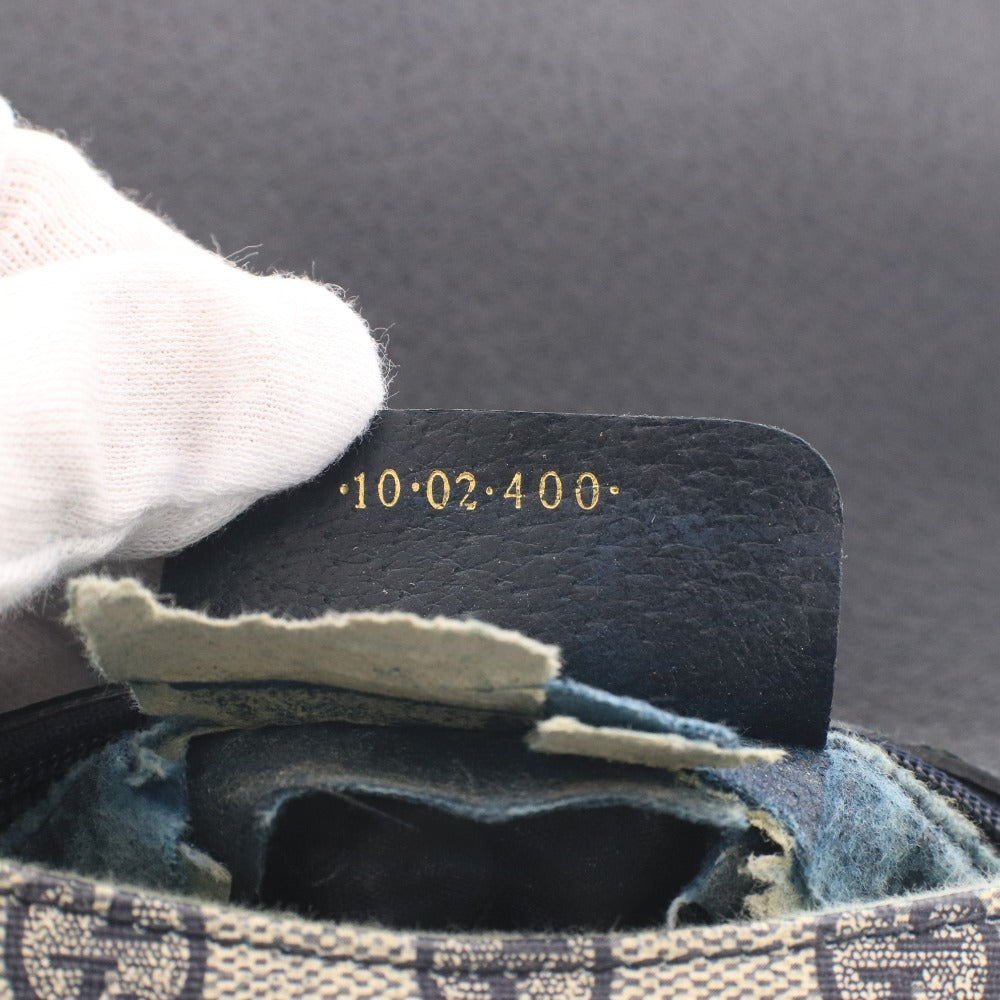 ■ Vintage Gucci shoulder bag with GG Supreme horsebit detail and gold hardware. Women's dark navy.