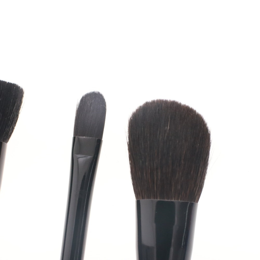 ■ Clé de Peau Beauté クレ・ド・ポー ボーテ メイクブラシ 3本セット ケース付き コンシーラー 化粧道具