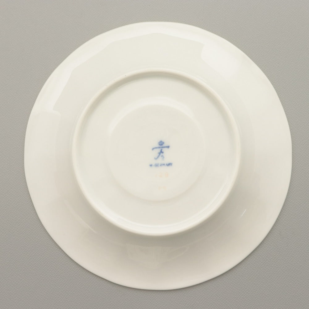 ■ Furstenberg Millefleurs Cup and Saucer Set, Coffee/Tea Cup, Small Plate, Floral Design, Length 11.7cm x 14.4cm, White/Gold