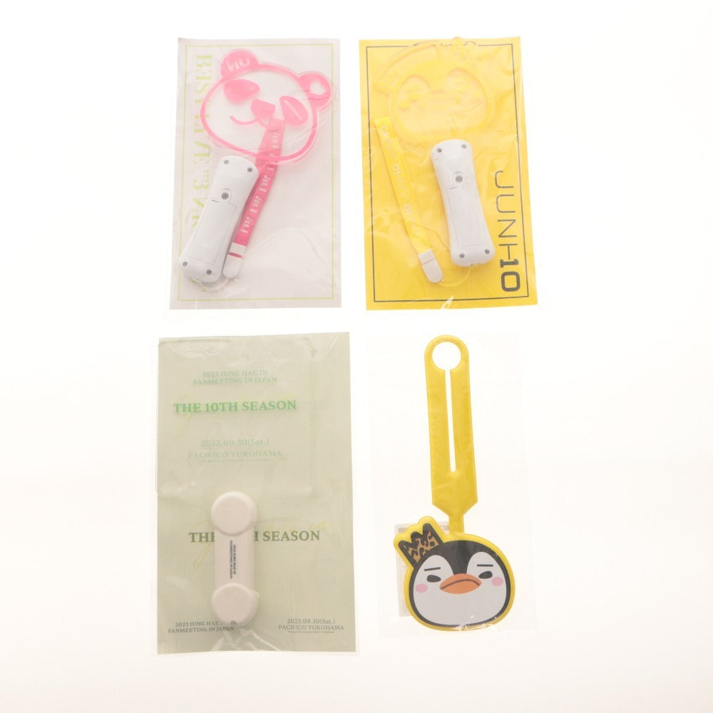 ■ 2PM Goods Large Lot Set Including Trading Cards, Penlights, Pin Badges, Smartphone Rings, Towels, Jun. K, Junho, Emperor Penpen, etc. (Some Unopened)