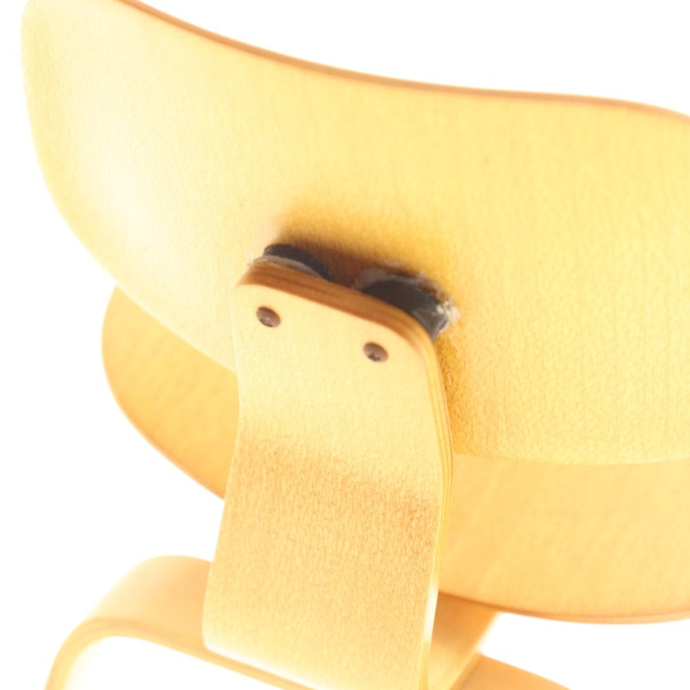 ■ ヴィトラデザインミュージアム ミニチュア チェア Charles ＆ Ray Eames LCW 1945 手作り 木製 ポーランド製 箱付き