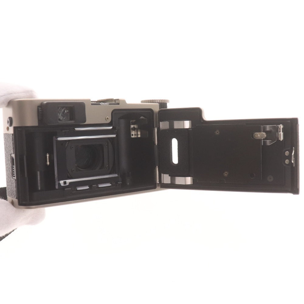 ■ Leica ライカ コンパクトフィルムカメラ Leica CM 1:2.4/40mm No.2951041 付属品付き