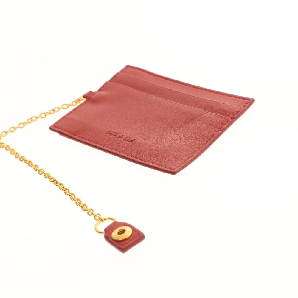 ■ プラダ カードケース パスケース 定期入れ ゴールド金具 チェーン レザー ロゴ メンズ レディース レッド系