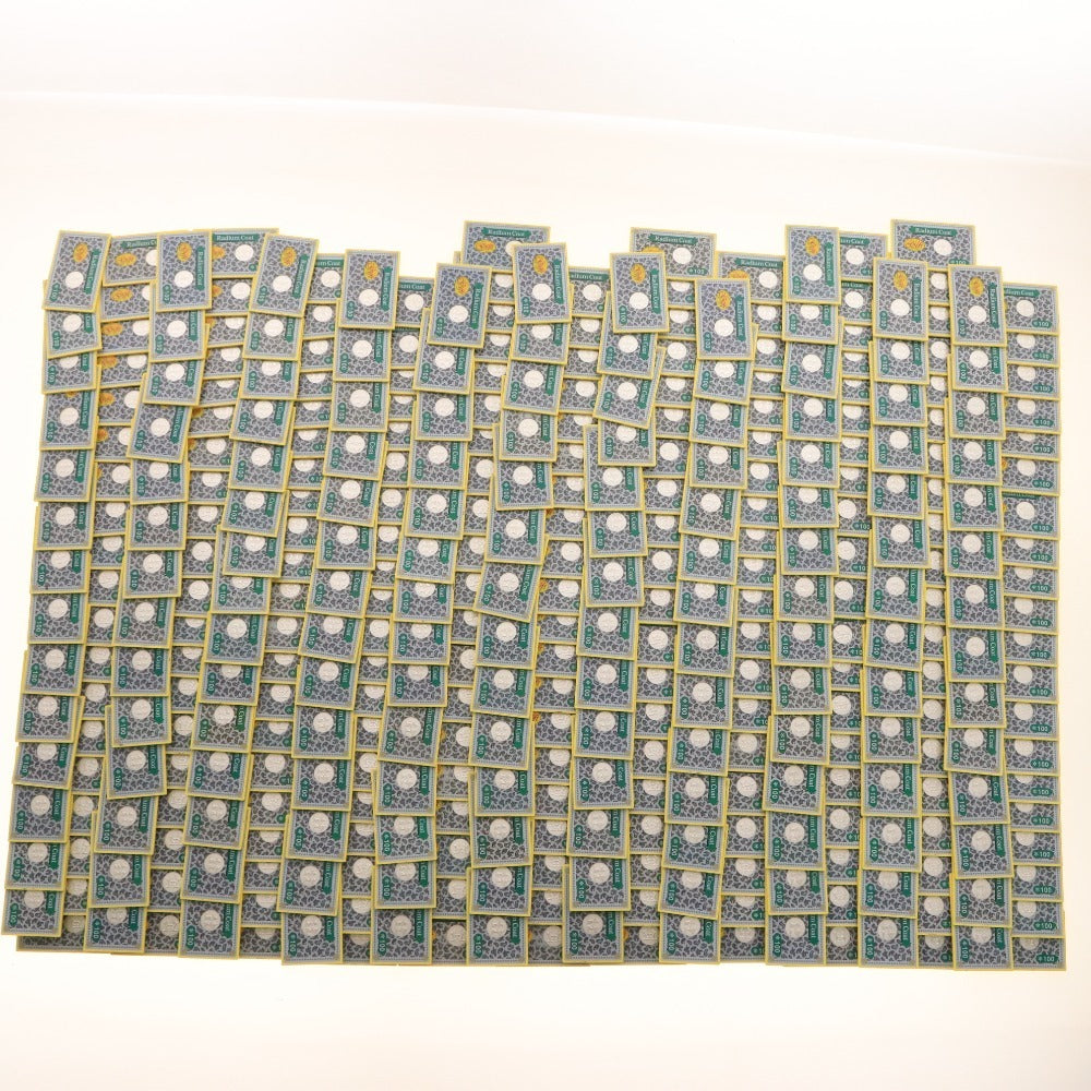 ■ Pachinko/Slot Machine Special Prizes 595 Coins (Bulk Set) Radium Coat *100 Coins Total Weight Approx. 8.9kg Rare, Comes with Case