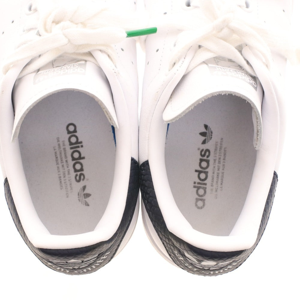■ アディダスオリジナルス スニーカー スタンスミス FW5698 靴 フェイクスネークスキンヒールパッチ レディース 24cm ホワイト