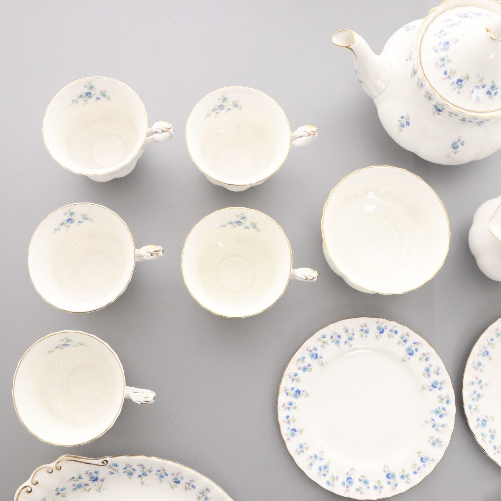 ■ ロイヤルアルバート 他 食器 セット まとめ売り ティーカップ ソーラー 平皿 ティーポット プレート ケーキ皿 等