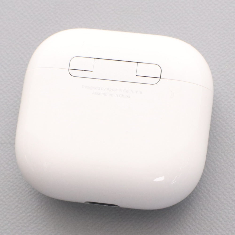 ■ Apple AirPods 4 MXP63J/A モデル A3050 A3053 A3058 イヤホン 第四世代 ワイヤレス 通電確認済み 箱付き