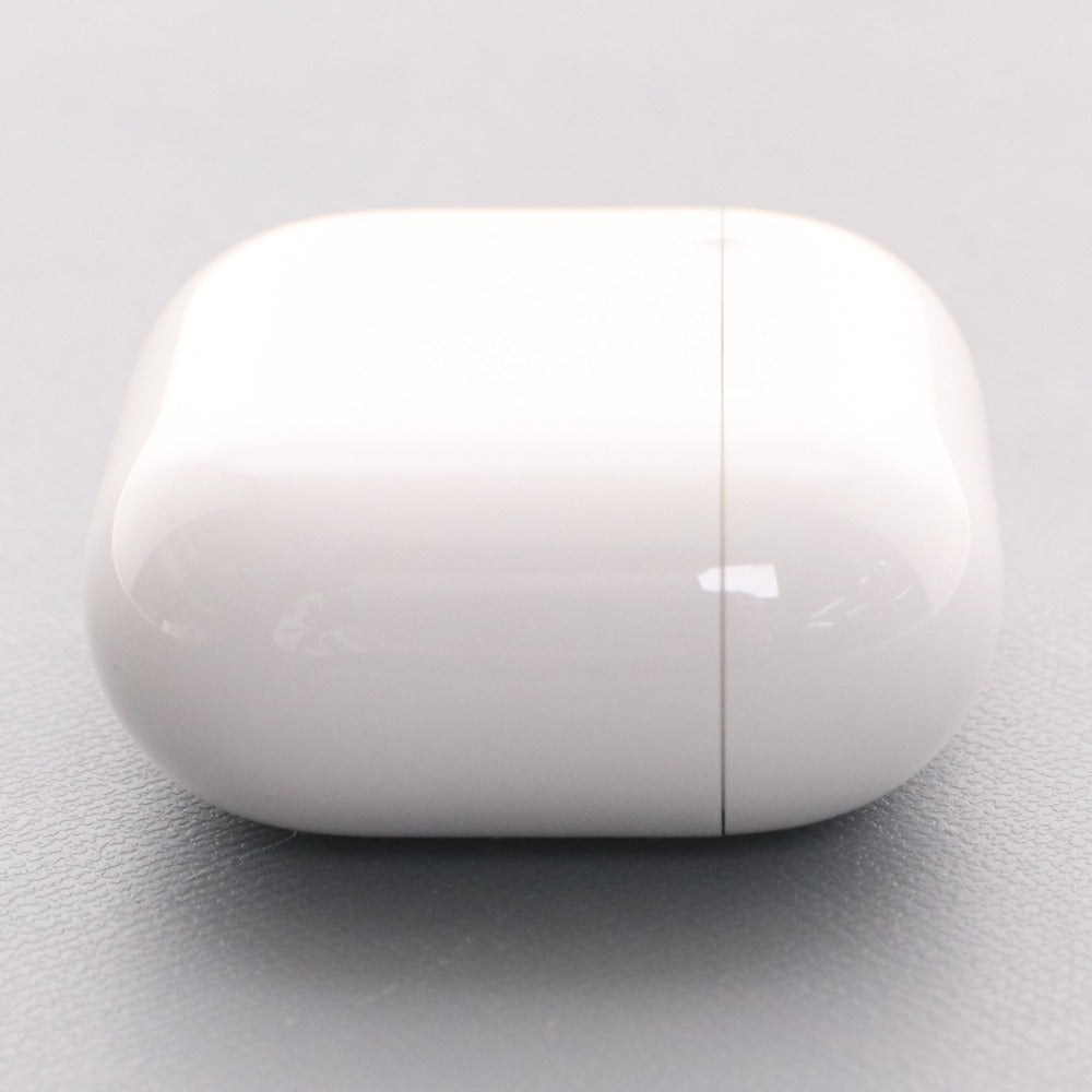 ■ Apple AirPods 4 MXP63J/A モデル A3050 A3053 A3058 イヤホン 第四世代 ワイヤレス 通電確認済み 箱付き