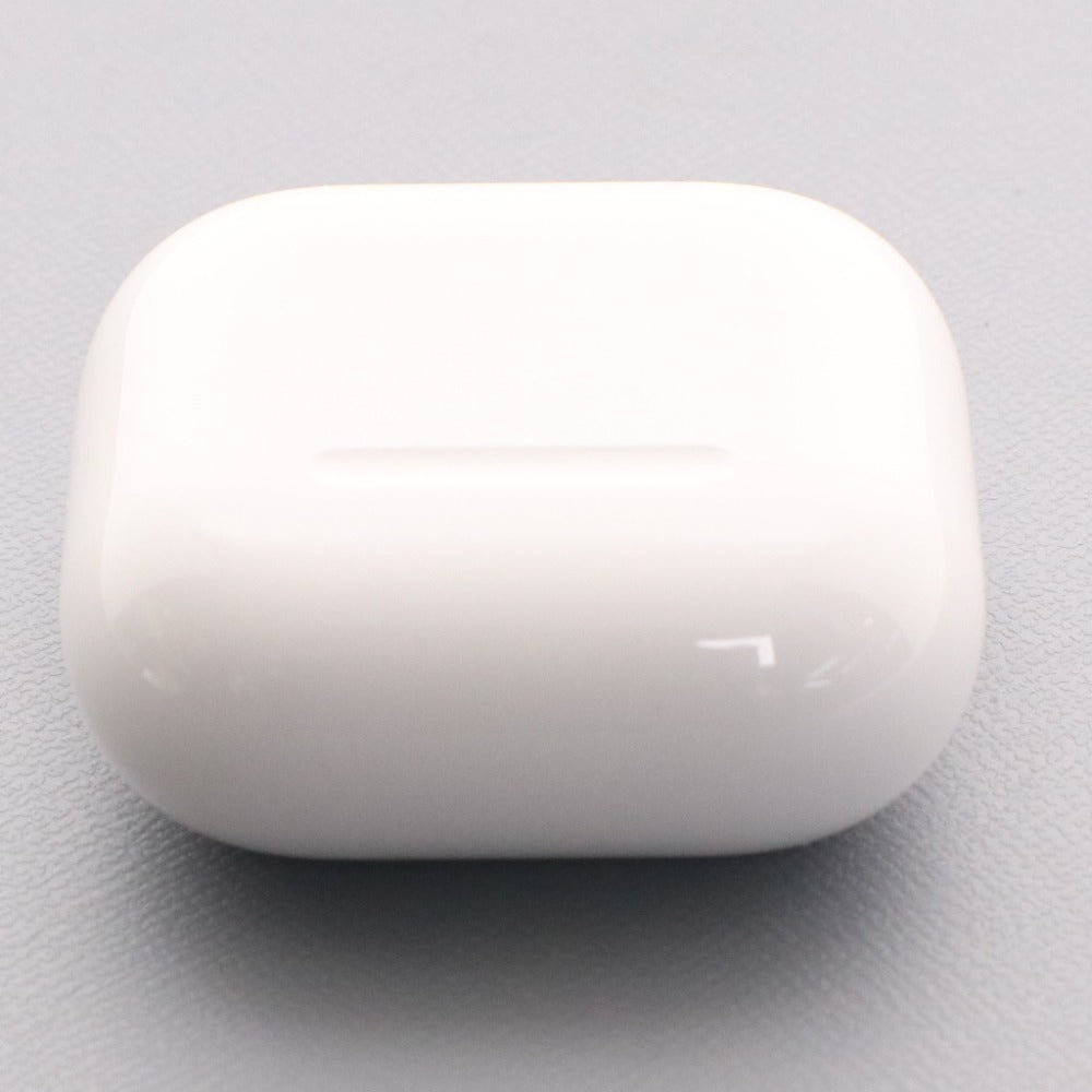 ■ Apple AirPods 4 MXP63J/A モデル A3050 A3053 A3058 イヤホン 第四世代 ワイヤレス 通電確認済み 箱付き