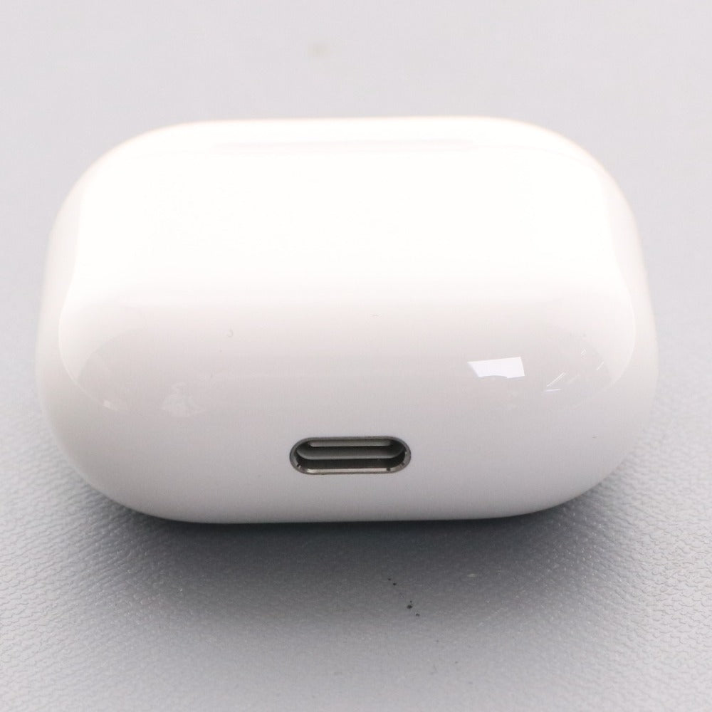 ■ Apple AirPods 4 MXP63J/A モデル A3050 A3053 A3058 イヤホン 第四世代 ワイヤレス 通電確認済み 箱付き