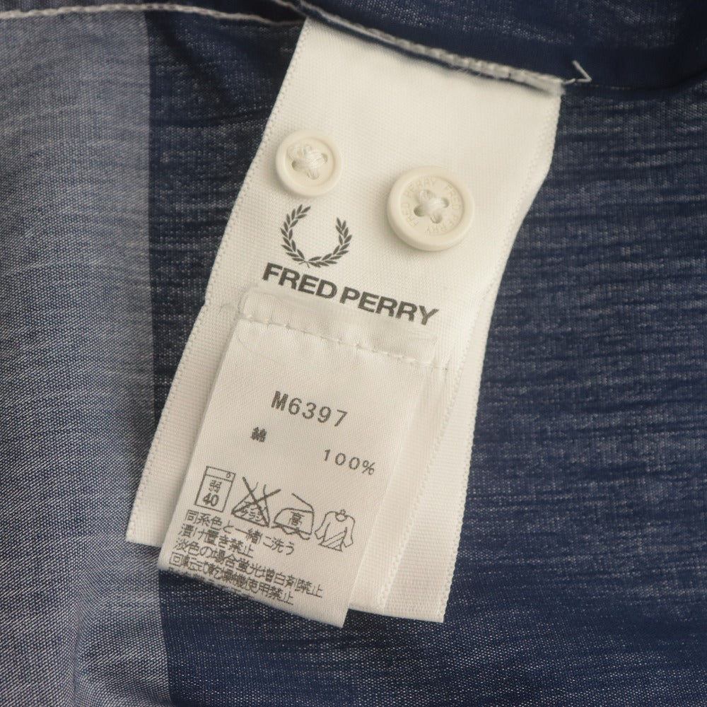■ FRED PERRY フレッドペリー シャツ 半袖 トップス チェック ボタンダウン 刺繍 コットン メンズ S ホワイト ブルー系