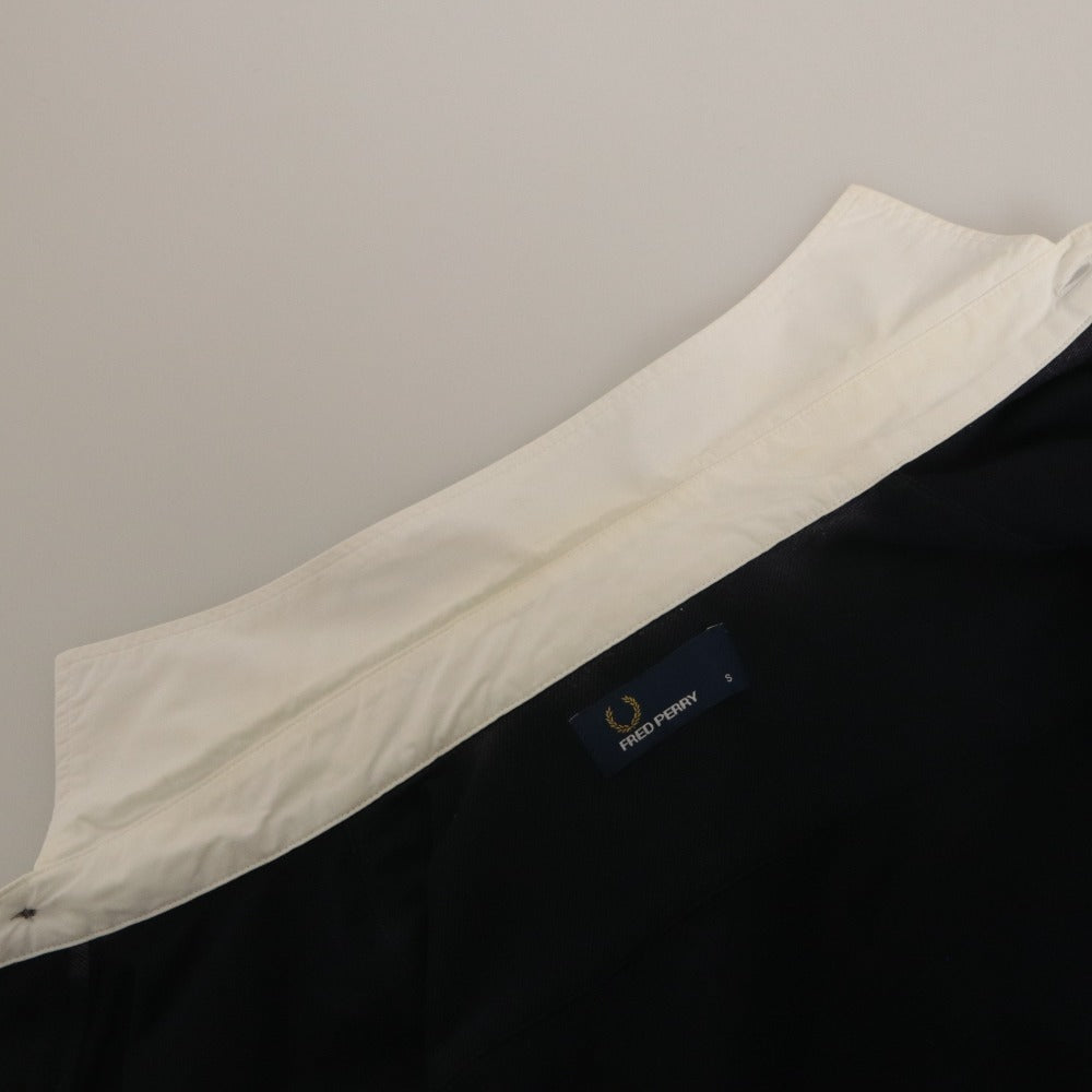 ■ FRED PERRY × BEAMS フラッドペリー ビームス シャツ トップス 襟 半袖 ボタン ワンポイント メンズ S ブラック系