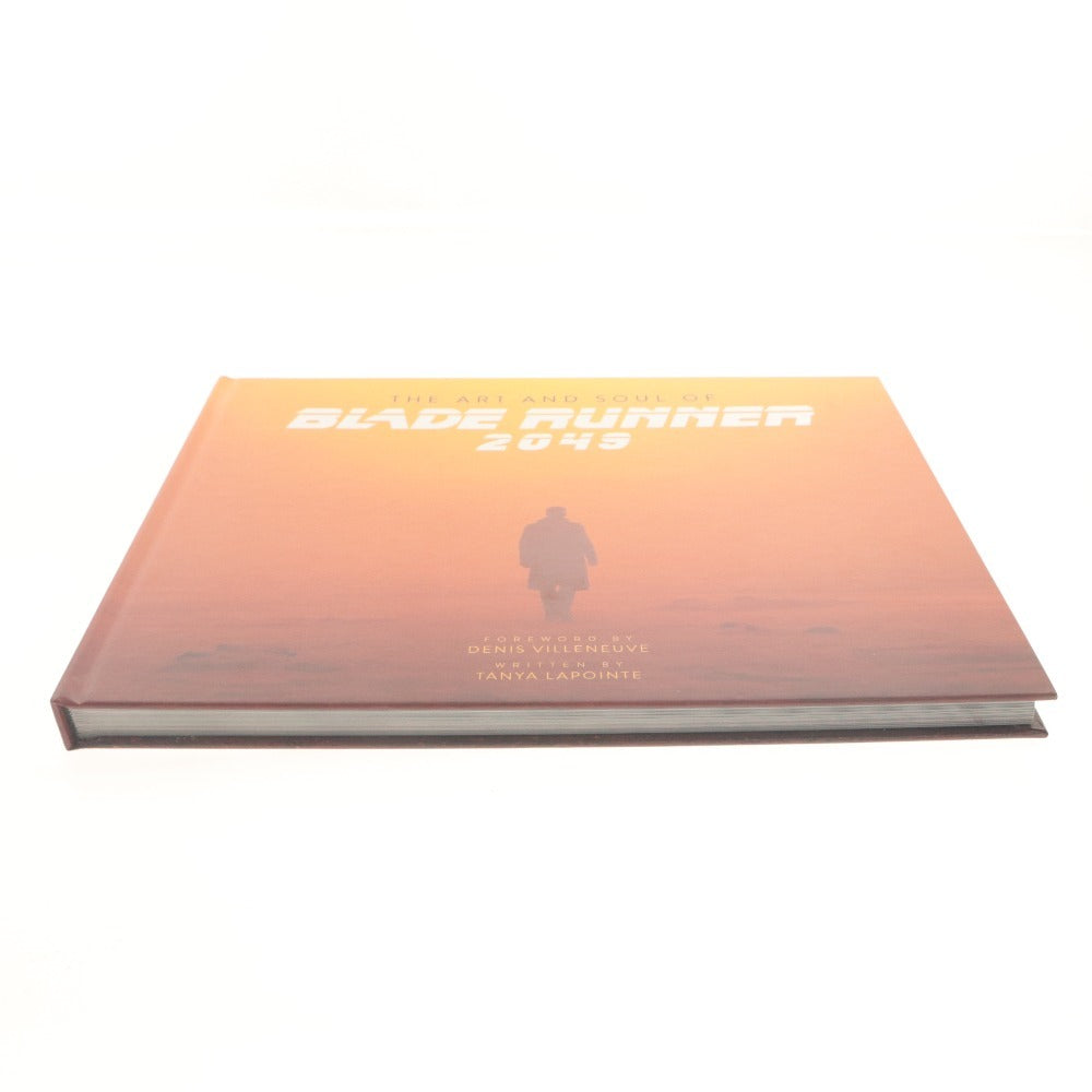 ■ Titan Books: The Art and Soul of Blade Runner 2049 Official Oversized Book