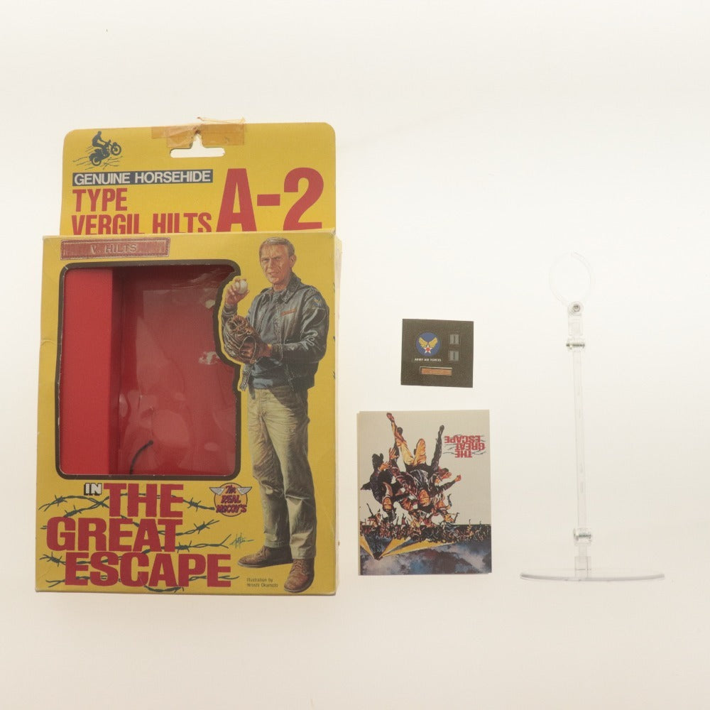 ■ THE REAL McCOY’S スティーブ・マックイーン フィギュア THE GREAT ESCAPE 大脱走 A-2 ジャケット付き 俳優 付属品付き