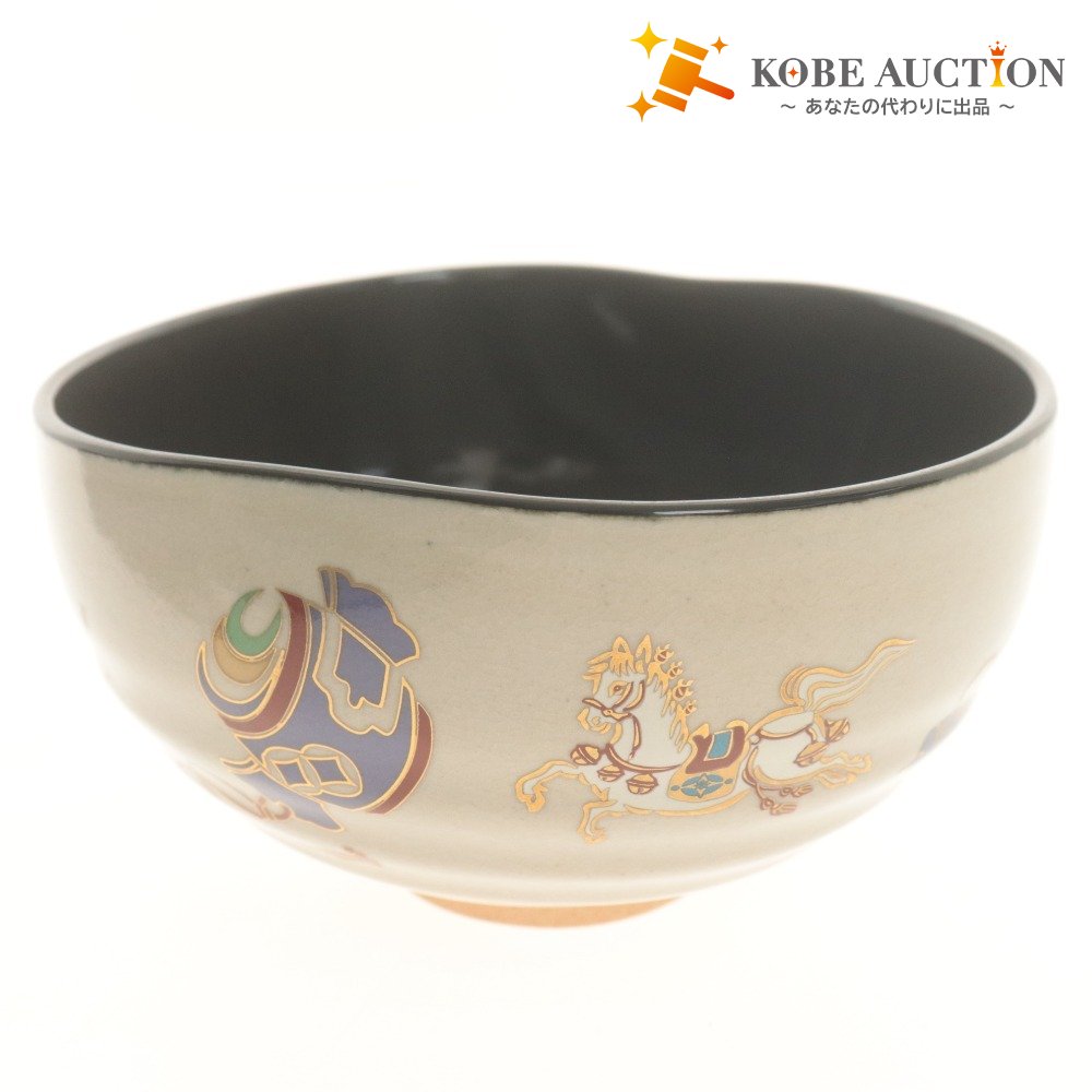 ■ 抹茶茶碗 飾り馬 総柄 宝 茶道具 陶器 縁起 馬九 開運 運気上昇 刻陶印あり 箱付き