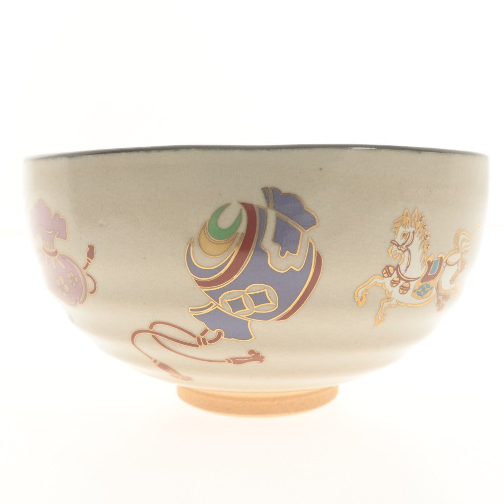 ■ 抹茶茶碗 飾り馬 総柄 宝 茶道具 陶器 縁起 馬九 開運 運気上昇 刻陶印あり 箱付き