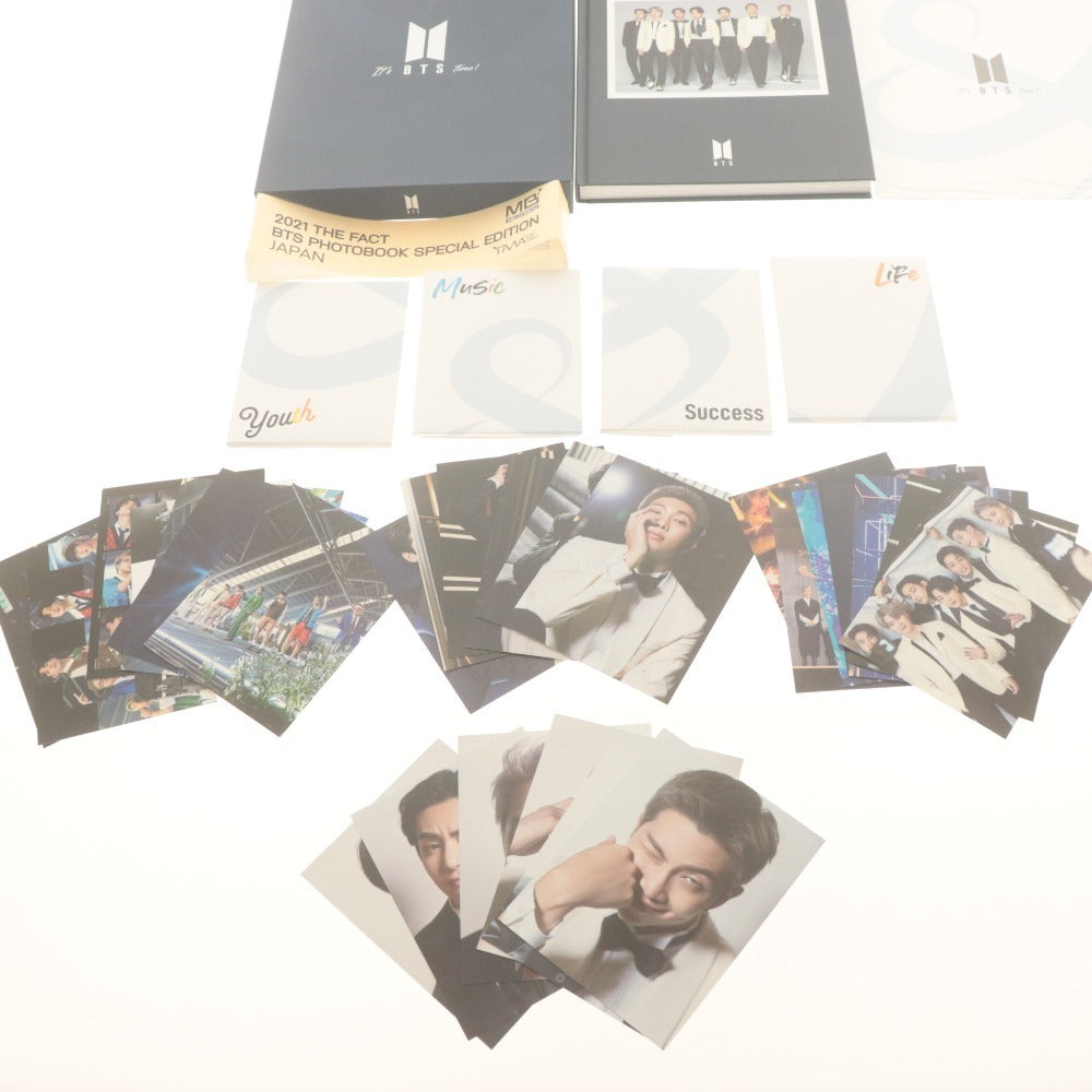 ■ BTS グッズ 4点セット まとめ売り Butter ブレスレット Yet to Come in BUSAN DECOBAND 2021THE FACT PHOTOBOOK 等 箱付き