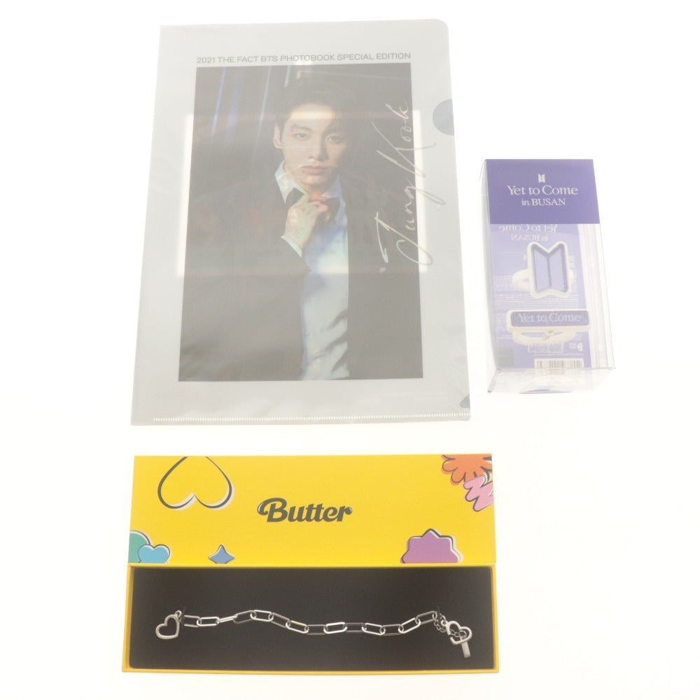 ■ BTS グッズ 4点セット まとめ売り Butter ブレスレット Yet to Come in BUSAN DECOBAND 2021THE FACT PHOTOBOOK 等 箱付き