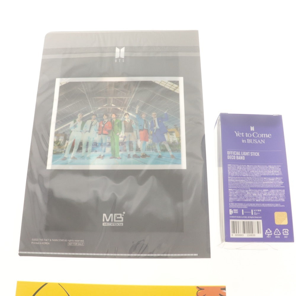 ■ BTS グッズ 4点セット まとめ売り Butter ブレスレット Yet to Come in BUSAN DECOBAND 2021THE FACT PHOTOBOOK 等 箱付き