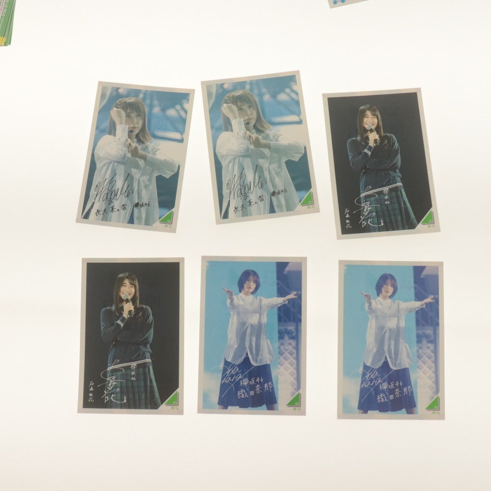 ■ 欅坂46 グッズ 大量セット まとめ売り 缶バッチ/ファイル/サイン入りフォトカード/ポスター 齋藤京子 織田奈那 長濱ねる 石森虹花 等