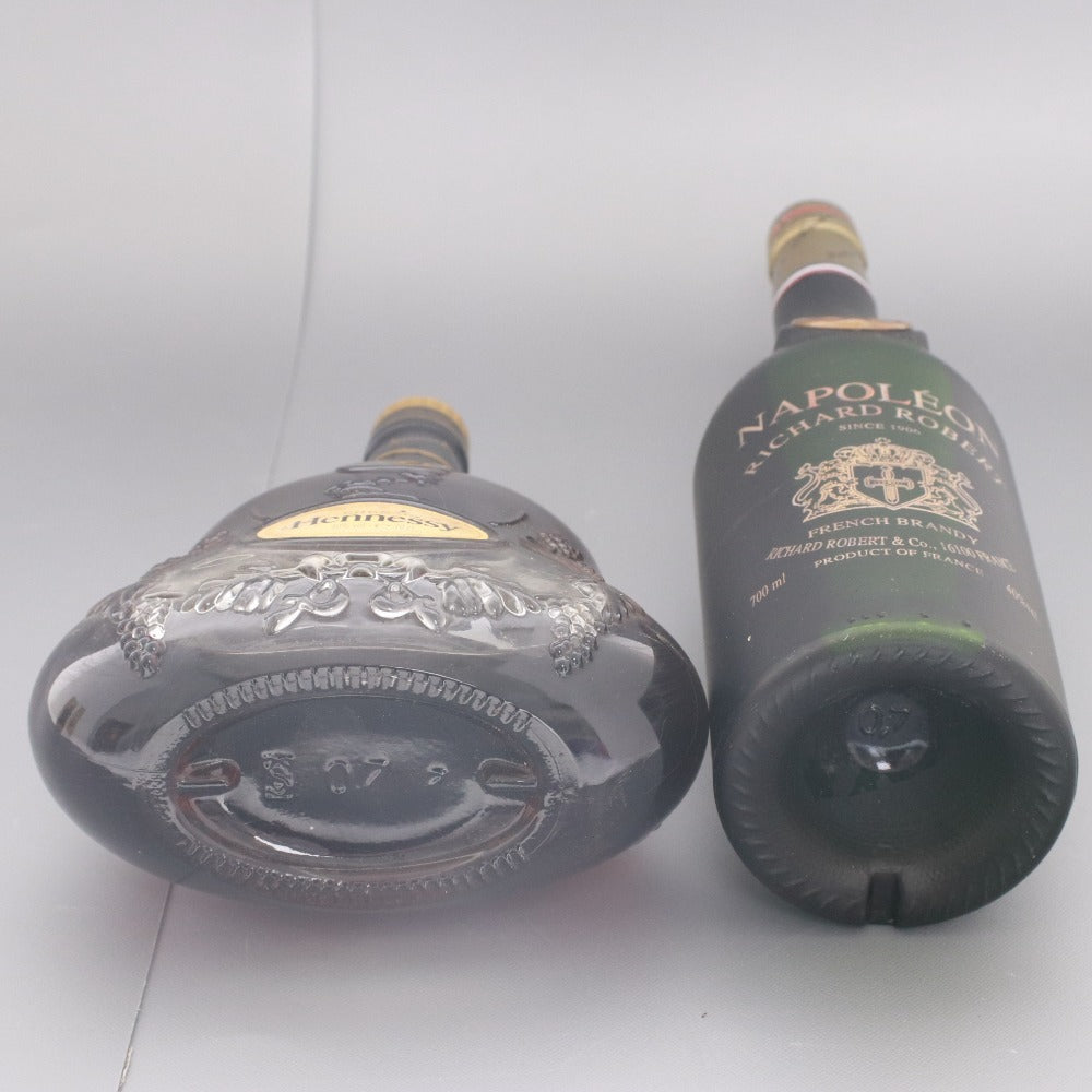 ■ 酒 コニャック ブランデー 2本セット ヘネシー XO 700ml 40% リチャードロバート ナポレオン 700ml 40% 未開栓 未使用 箱付き含む