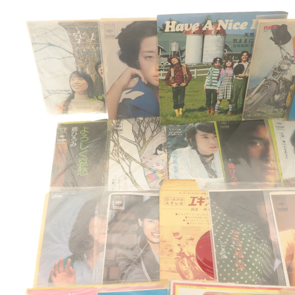 ■ LP Record Large Lot Set - "Pearl-colored Sway" / "Love Promise" / "My Castle Town" / "Toi et Moi" / and others - Showa Era Western and Japanese Music - Retro - Period Items