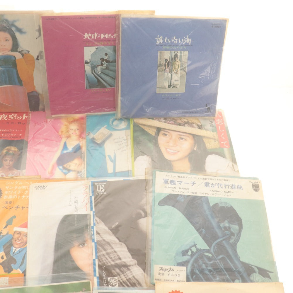 ■ LP Record Large Lot Set - "Pearl-colored Sway" / "Love Promise" / "My Castle Town" / "Toi et Moi" / and others - Showa Era Western and Japanese Music - Retro - Period Items