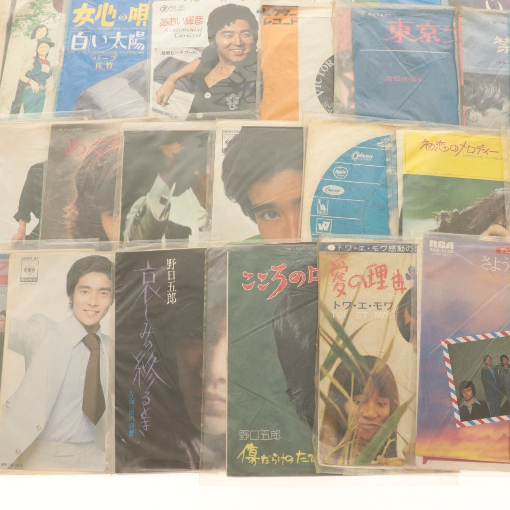 ■ LP Record Large Lot Set - "Pearl-colored Sway" / "Love Promise" / "My Castle Town" / "Toi et Moi" / and others - Showa Era Western and Japanese Music - Retro - Period Items