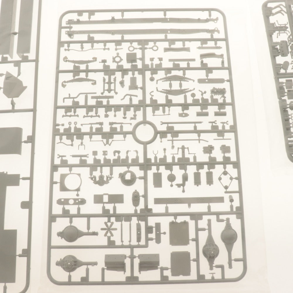 ■ サンダーモデル プラモデル 1/35 英 フォード F-30 トラック 増設スペアダイヤ 長距離砂漠挺身隊 LRDG TB35310 未組立 未開封 未使用