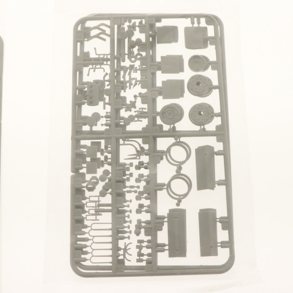 ■ サンダーモデル プラモデル 1/35 英 フォード F-30 トラック 増設スペアダイヤ 長距離砂漠挺身隊 LRDG TB35310 未組立 未開封 未使用