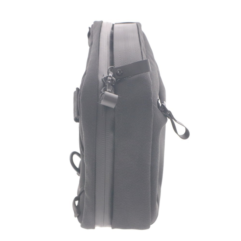 ■ ALPAKA アルパカ スリング/ショルダーバッグ 鞄 ELEMENTS TECH CASE MAX AXOFLUX テックポーチ デバイス収納 メンズ 黒