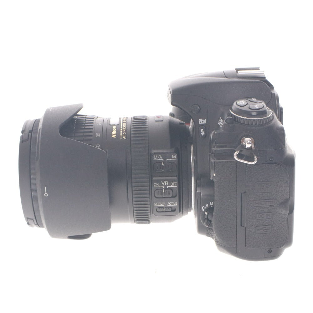 ■ Nikon D300 Digital SLR Camera DX SWM VR ED IF Aspherical Φ72 AF-S NIKKOR 18-200mm 1:3.5-5.6 with accessories, tested and working