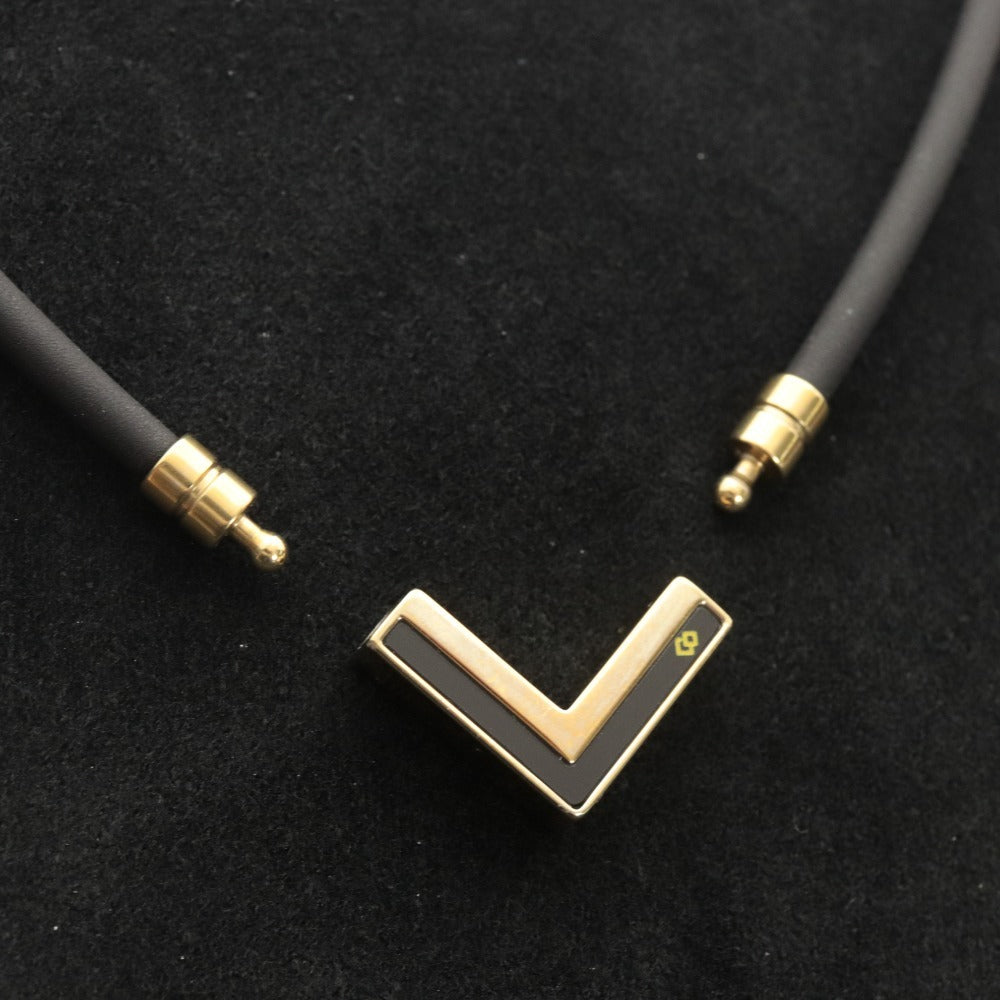 ■ Colantotte Necklaces, Bracelets, and Other Items - 4-Piece Set - Magnetic, Improves Circulation - Black and Light Pink