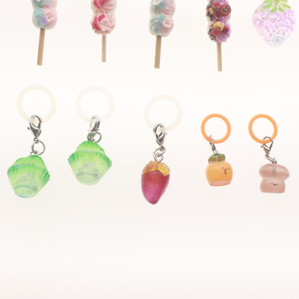 ■ Capsule Toys: Marker Accessories - Set of 26 - Hunter x Hunter, Death Note, Bleach, and Others - Keychains and Straps
