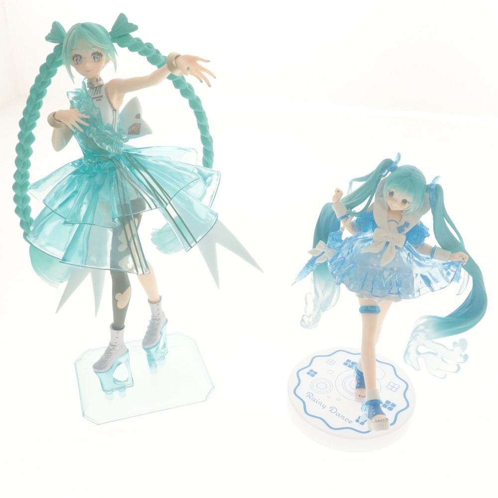 ■ Hatsune Miku Figures: 5-piece set, including Rainy Day Dancer, Noodle Stopper, White Rose, Lily of the Valley, Nemophila, and others, some with boxes.