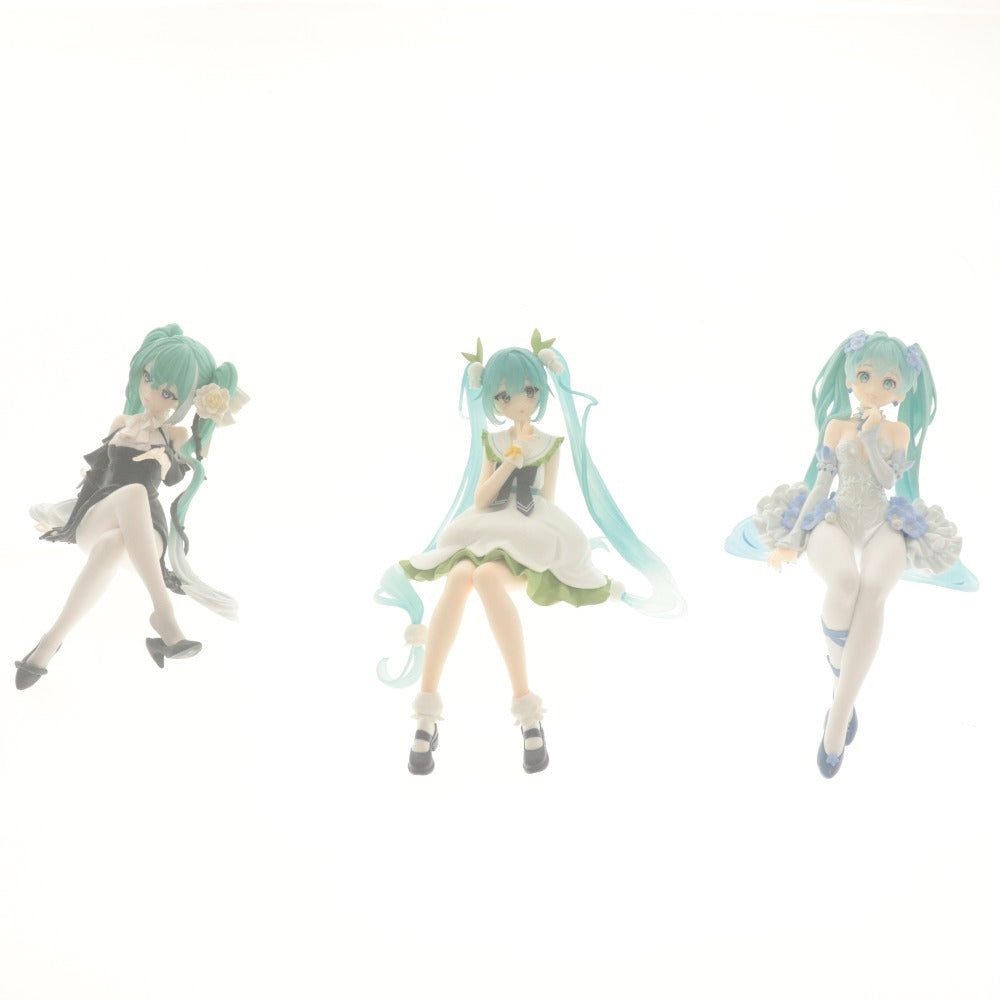 ■ Hatsune Miku Figures: 5-piece set, including Rainy Day Dancer, Noodle Stopper, White Rose, Lily of the Valley, Nemophila, and others, some with boxes.