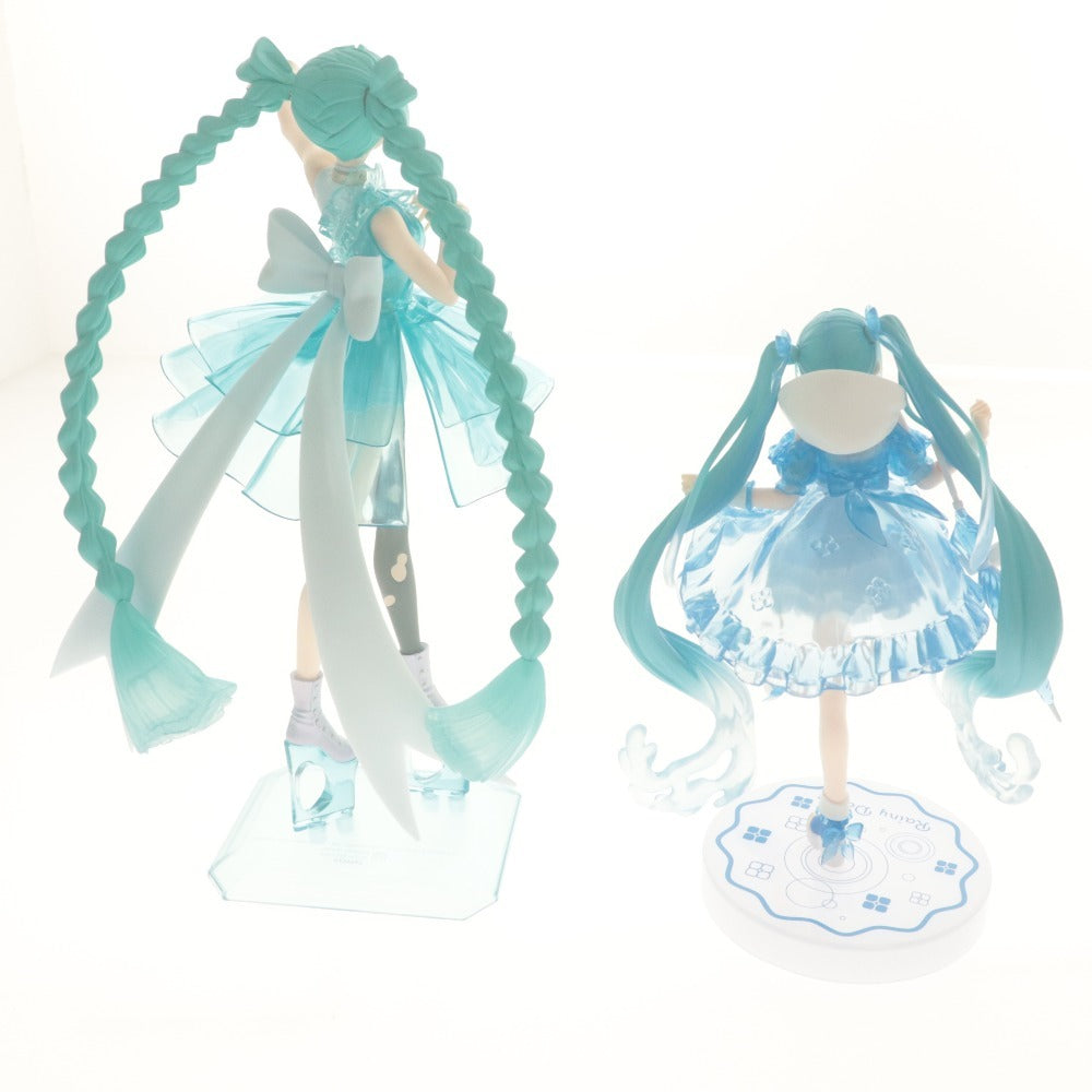 ■ Hatsune Miku Figures: 5-piece set, including Rainy Day Dancer, Noodle Stopper, White Rose, Lily of the Valley, Nemophila, and others, some with boxes.