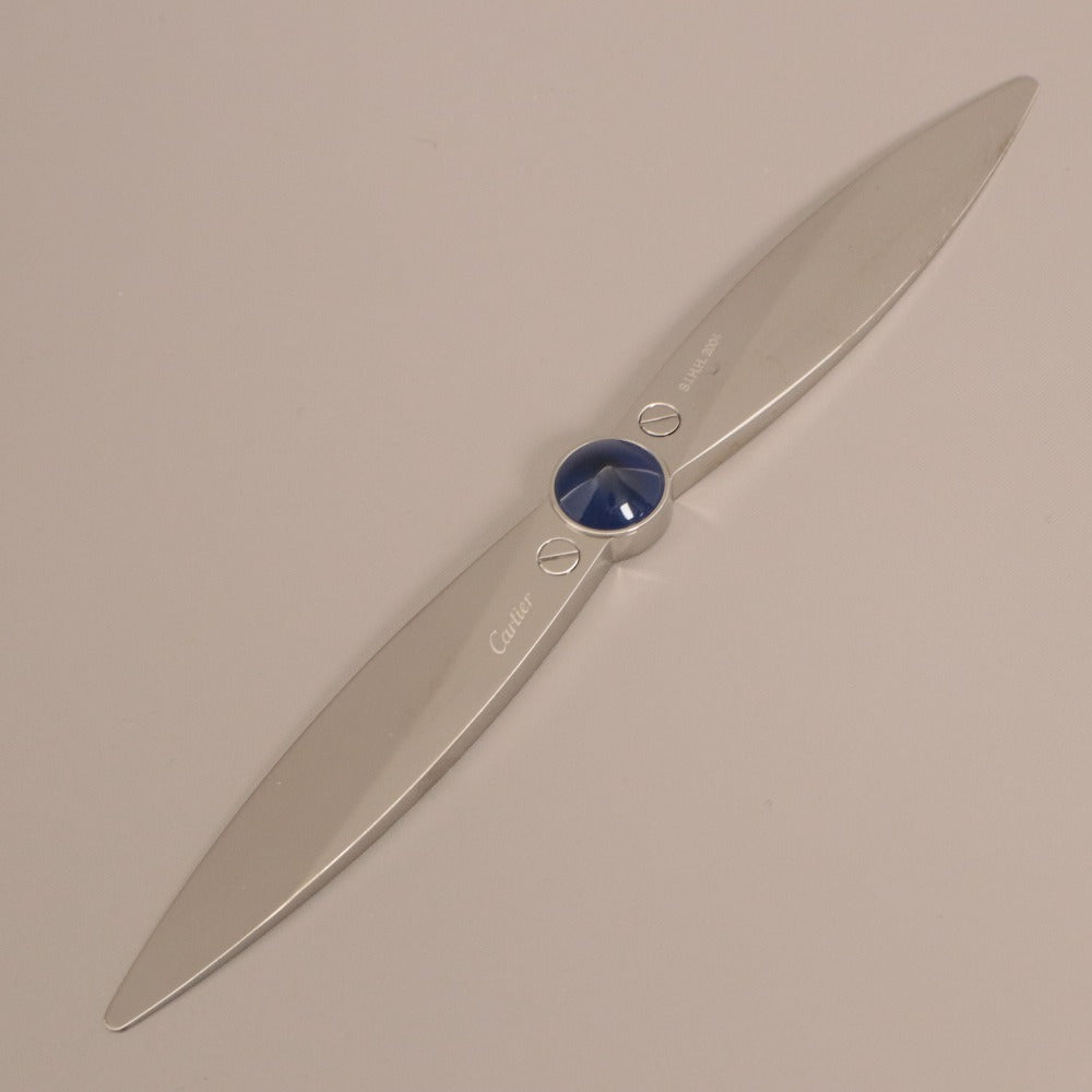 ■ カルティエ ペーパーナイフ ケース付き SIHH 2004 石入り サントス プロペラ型 全長21.5cm ケース/COWA0015 ノベルティ 付属品付き