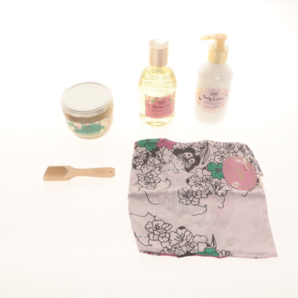 ■ SABON ボディケア ギフトセット サクラ・ブルーム・コレクション シャワーオイル/ボディスクラブ/ボディローション/付属品付き 未使用