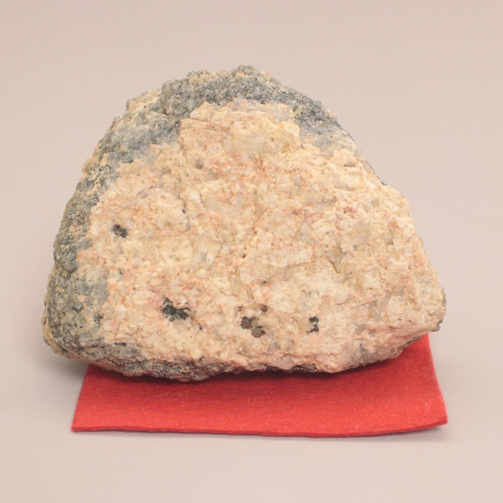 ■ Antarctic Lützow-Holm Bay Raw Stone Garnet Mixed Weight 654g Length 10.5cm Tester Reaction: Positive Valuable Collection