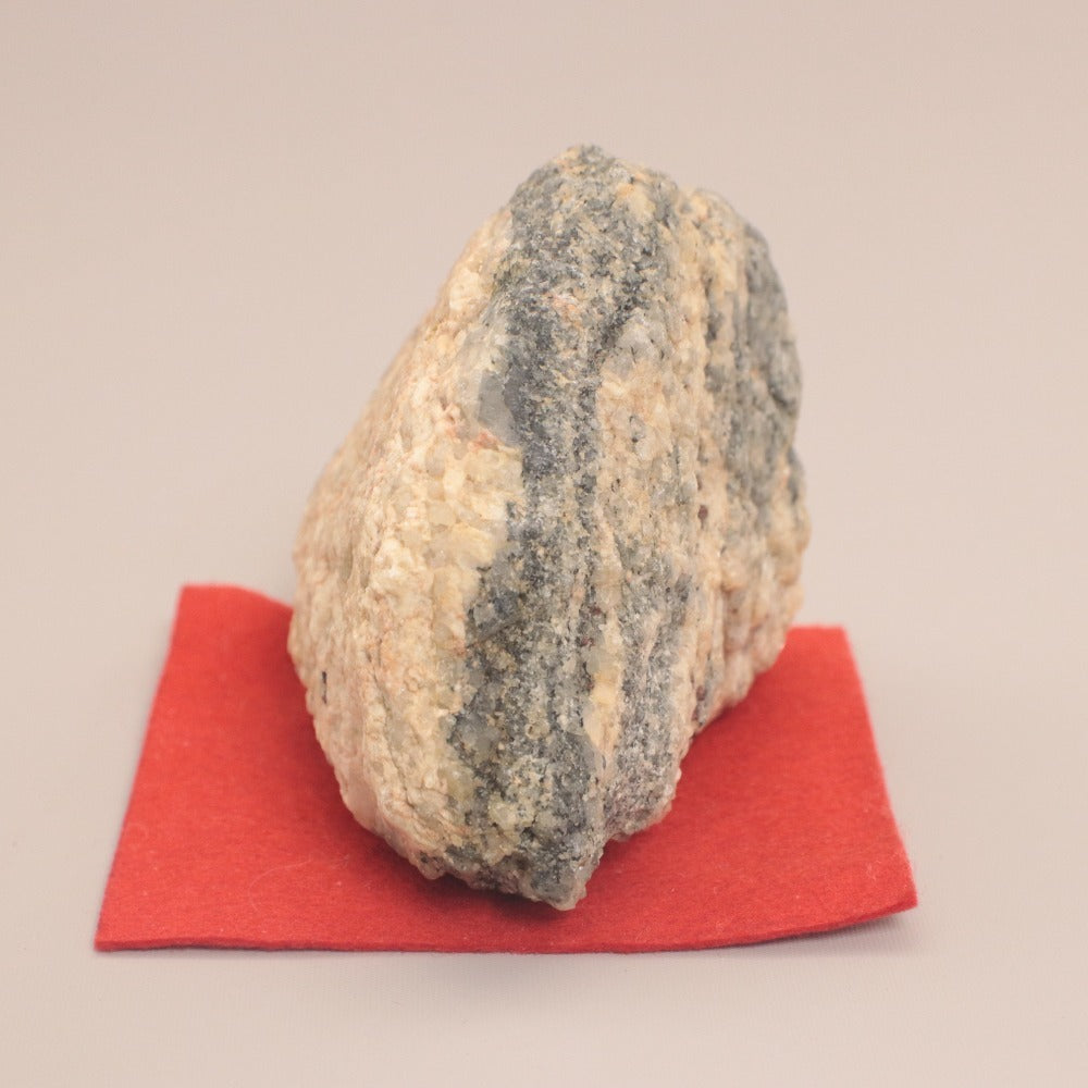 ■ Antarctic Lützow-Holm Bay Raw Stone Garnet Mixed Weight 654g Length 10.5cm Tester Reaction: Positive Valuable Collection