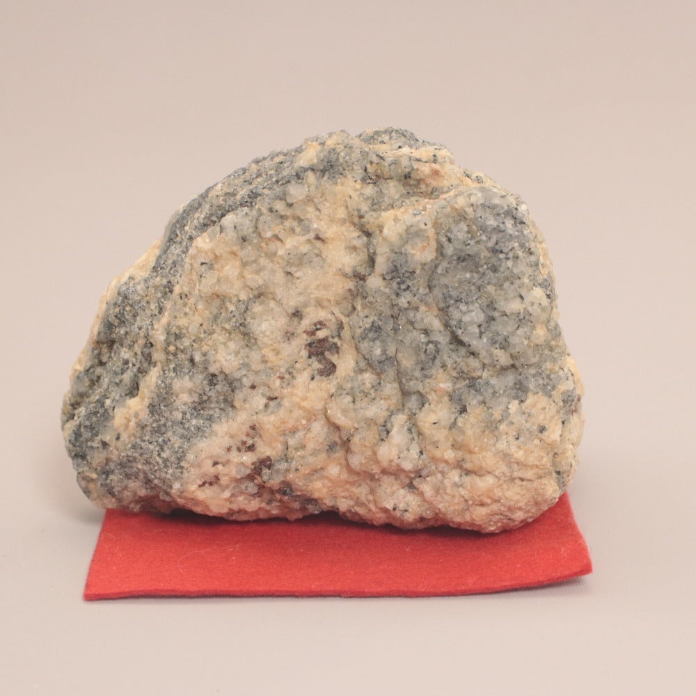 ■ Antarctic Lützow-Holm Bay Raw Stone Garnet Mixed Weight 654g Length 10.5cm Tester Reaction: Positive Valuable Collection
