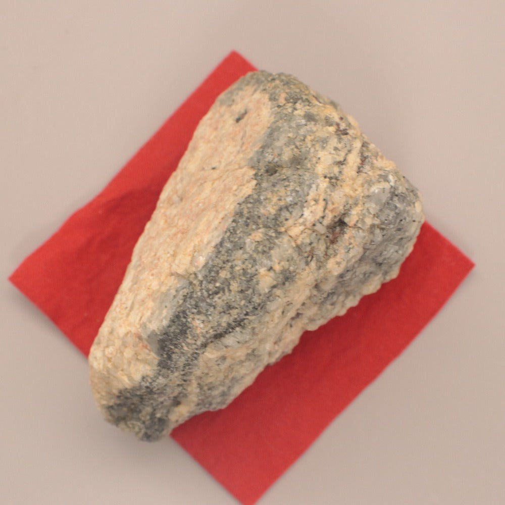 ■ Antarctic Lützow-Holm Bay Raw Stone Garnet Mixed Weight 654g Length 10.5cm Tester Reaction: Positive Valuable Collection