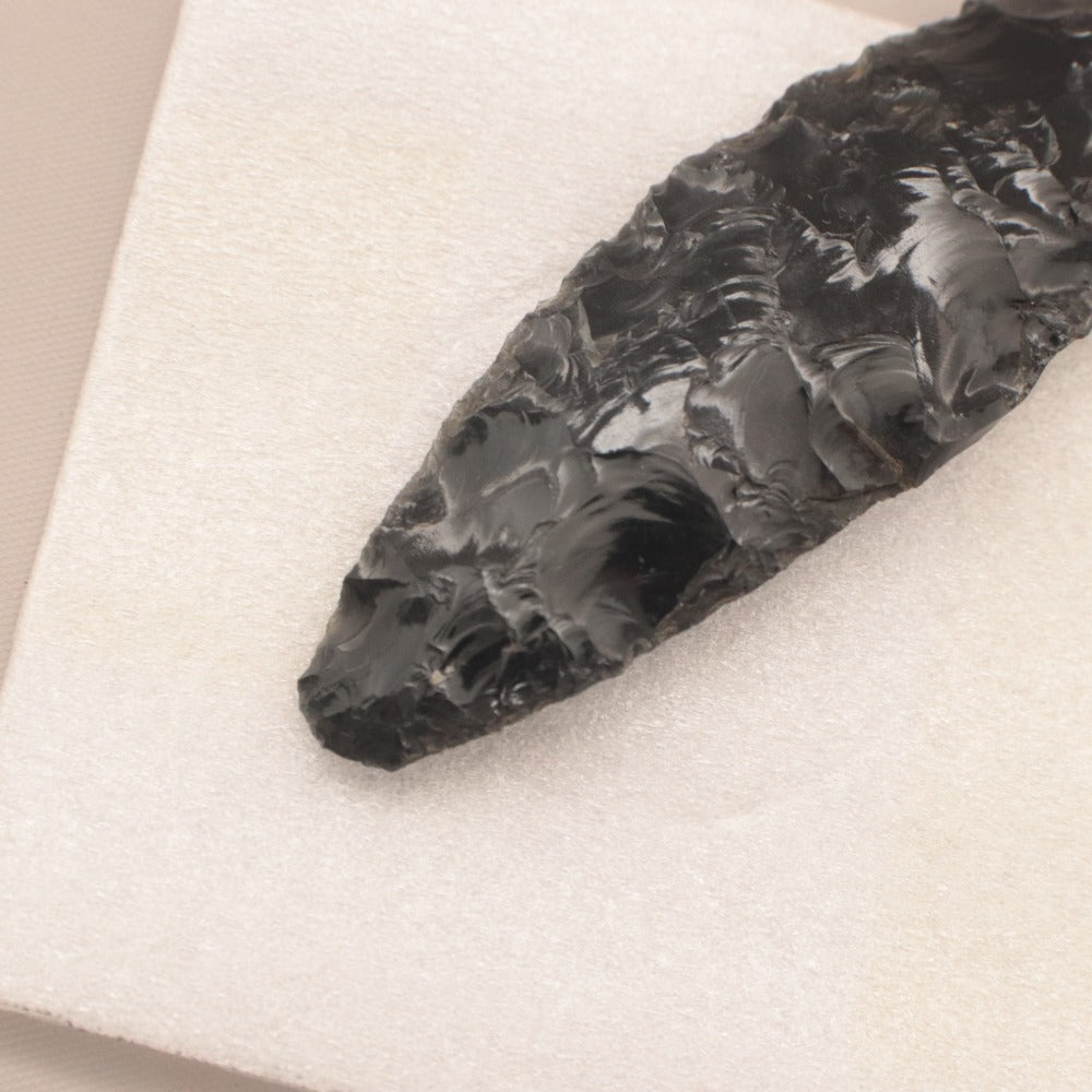 ■ Obsidian Arrowhead Arrow Tip Projectile Bow Arrowhead Implement Paleolithic Jomon Yayoi Periods Weight 24g Overall Length 9.1cm