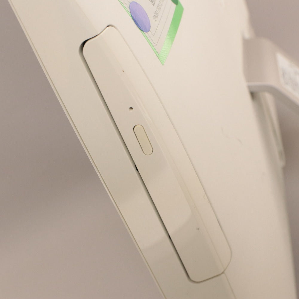 ■ Toshiba All-in-one Desktop PC REGZA PC D714/T7LW PD714T7LBXW - Integrated LCD, Specs Unknown, Operation/Power Unconfirmed, Junk