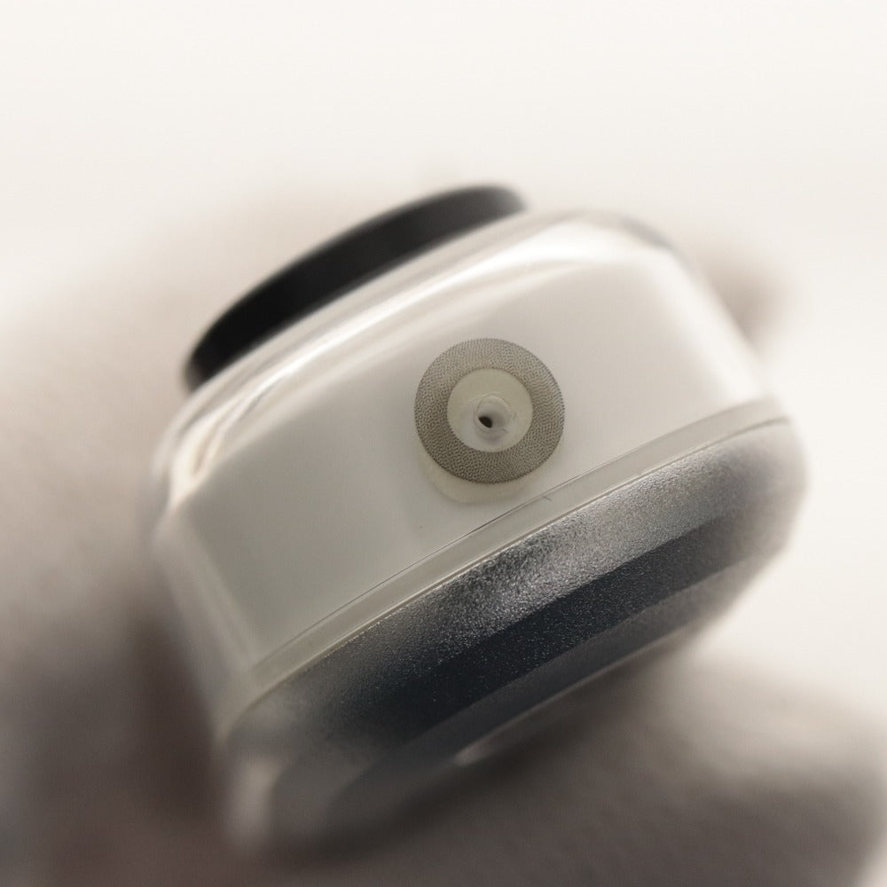 ■ Arashi Vision ウェアラブル 小型アクションカメラ Insta360 GO The twenty-gram steady cam ホワイト 手ブレ補正 付属品付き 動作品