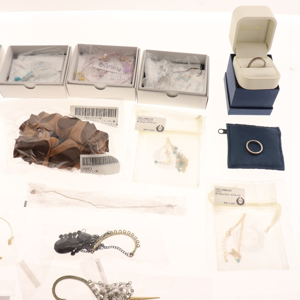 ■ ナホク ハワイアンジュエリー 等 大量セット まとめ売り ブレスレット イヤリング ハンカチ 髪留め 等 箱付き 未使用