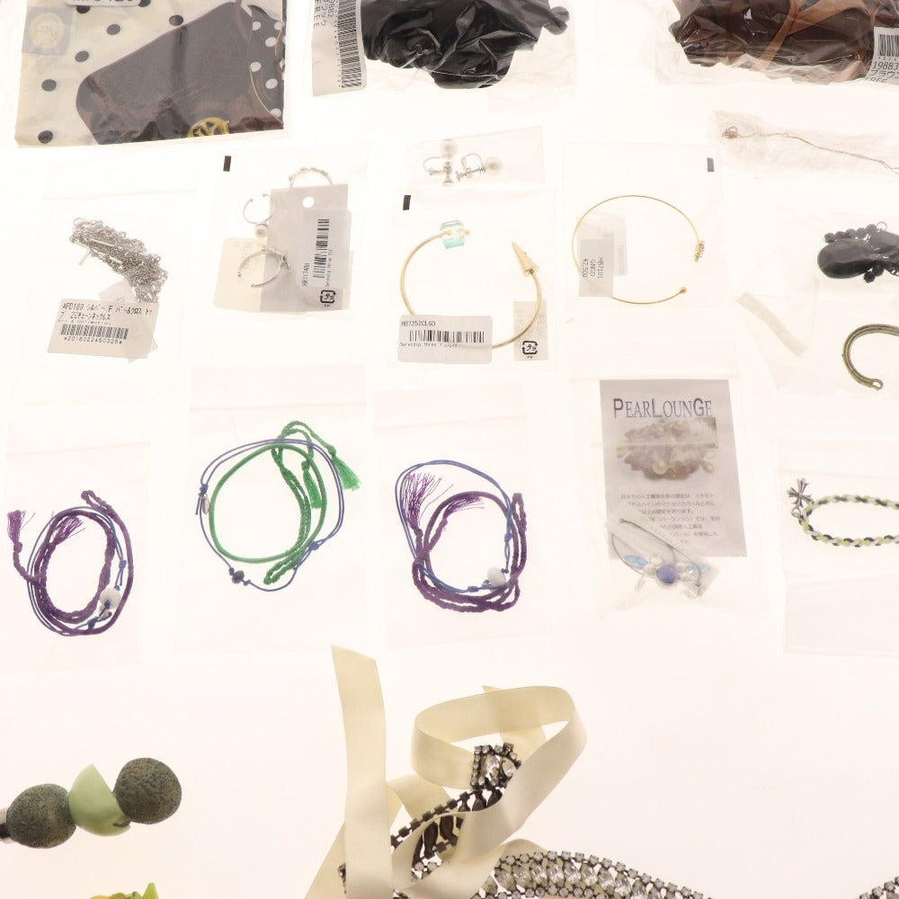 ■ ナホク ハワイアンジュエリー 等 大量セット まとめ売り ブレスレット イヤリング ハンカチ 髪留め 等 箱付き 未使用