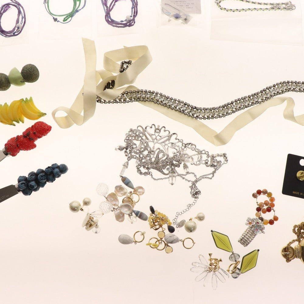 ■ ナホク ハワイアンジュエリー 等 大量セット まとめ売り ブレスレット イヤリング ハンカチ 髪留め 等 箱付き 未使用